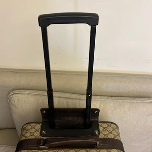GUCCI carry on overnight monogram print.